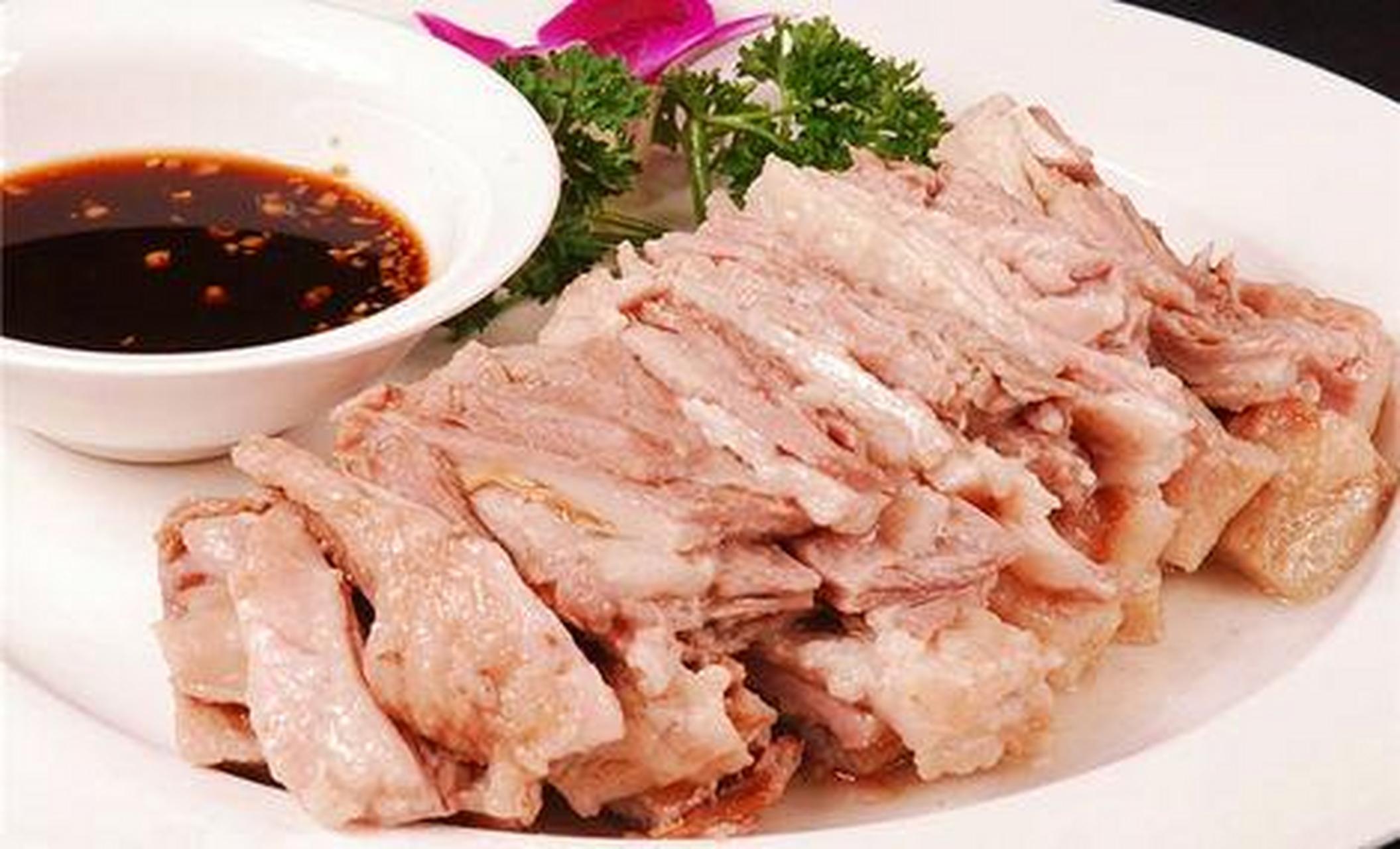 美食教程#扒羊肉:很多人可能都会觉得羊肉有点膻味,但是其实新乡蛋乔