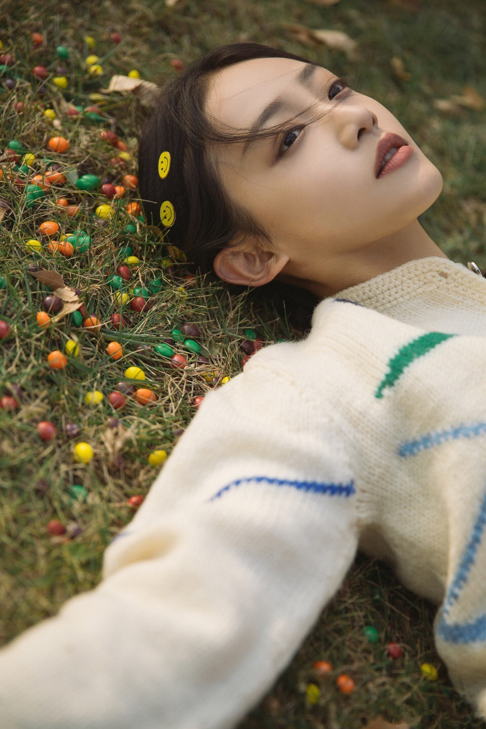 人像摄影:重阳节,在外玩耍的漂亮女孩