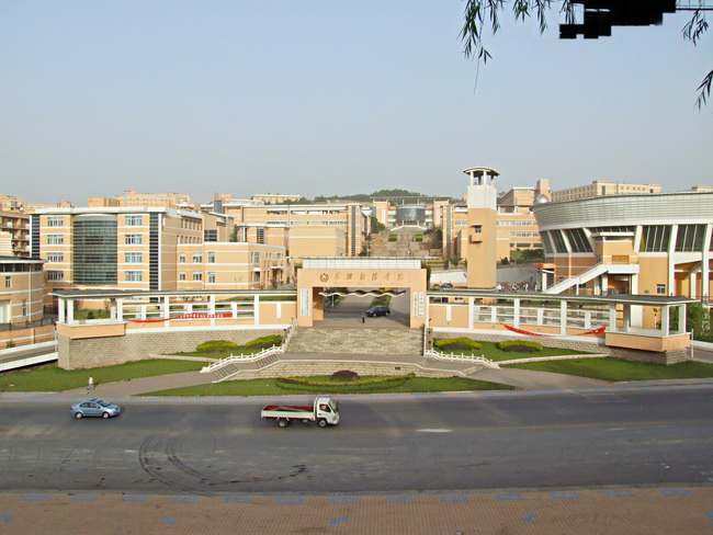 万杰朝阳学校简介