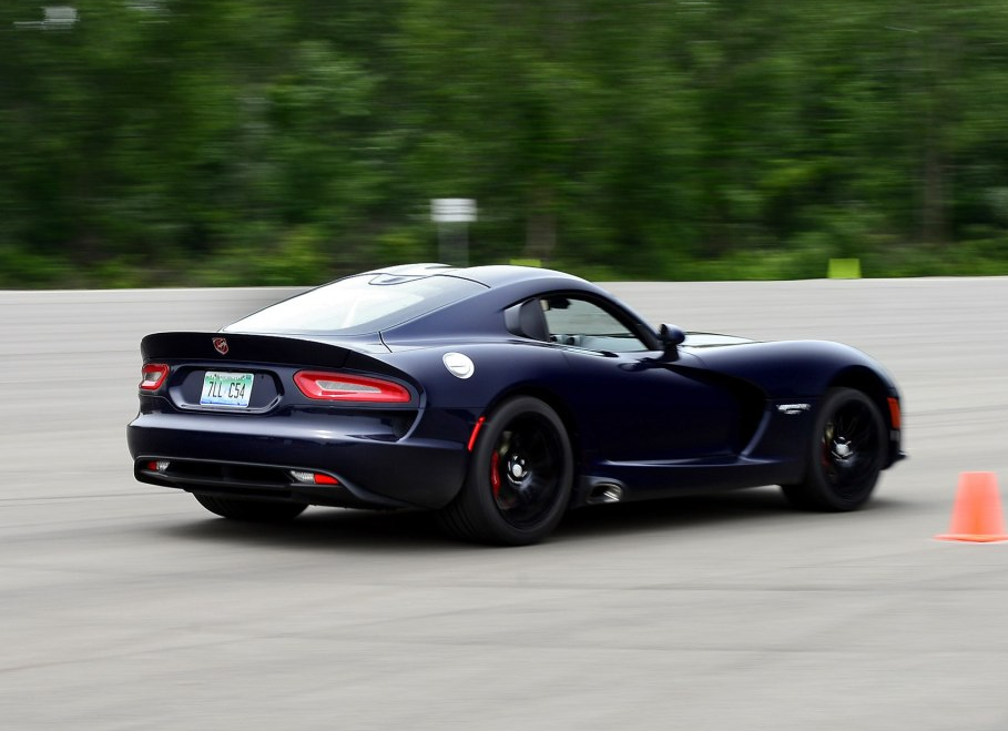 蝰蛇2015款 gt,外观沉稳大气,保持着优雅时尚感