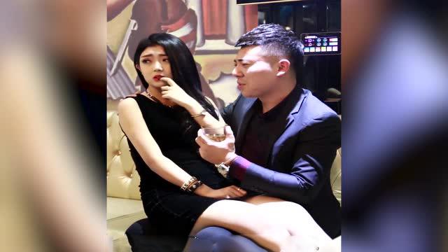 河南黑老大被审判 曾跟三个"老婆"一起生活 模仿小马哥烧钱点烟