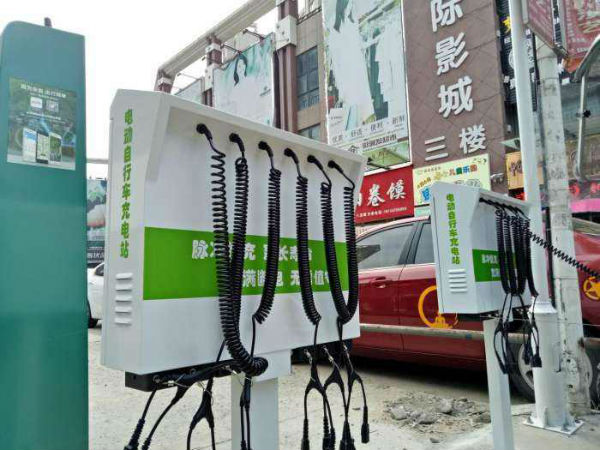 深圳小绿人充电桩图片