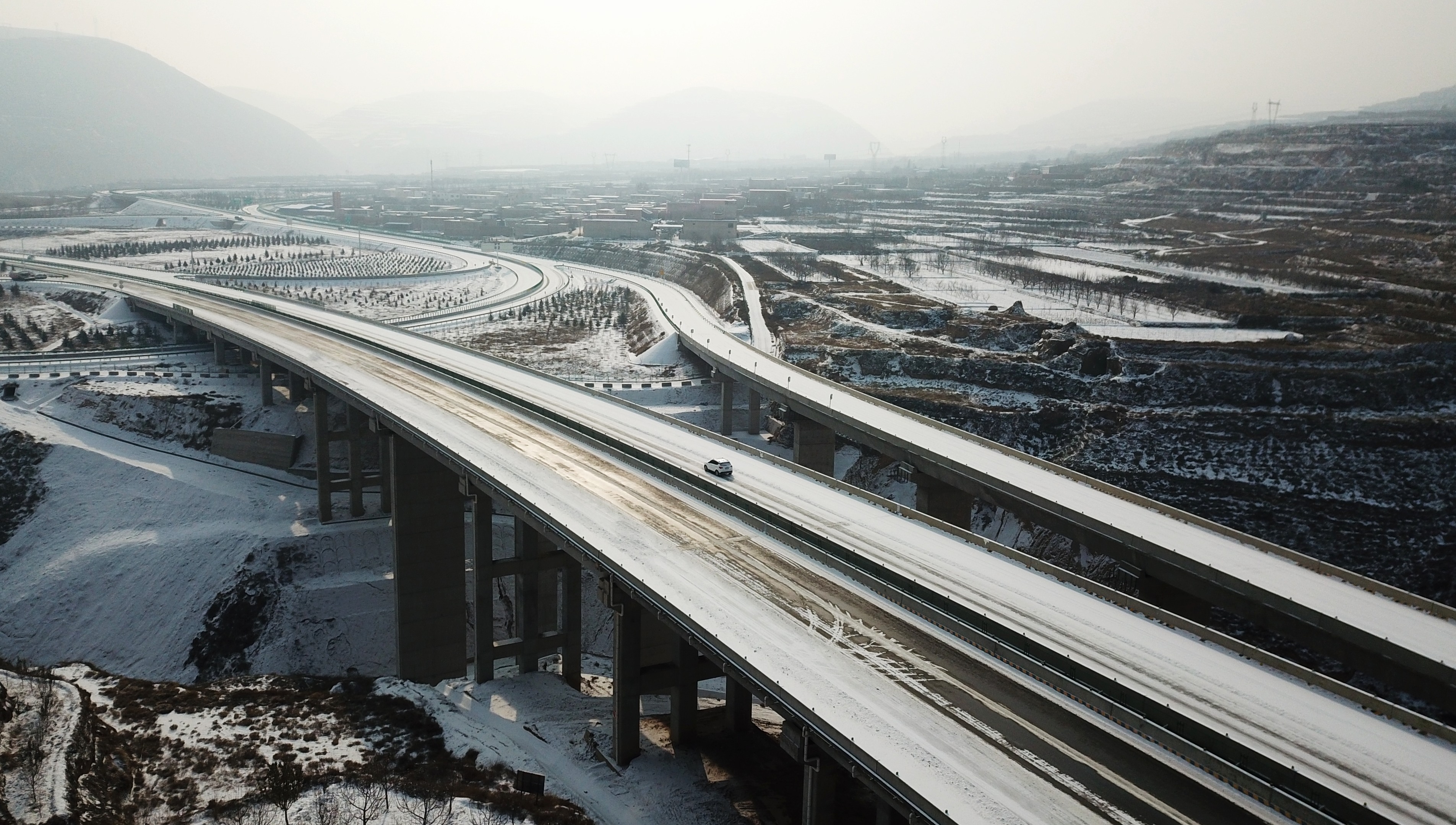 兰州南绕城高速公路今日正式通车