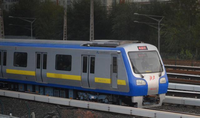 解读北京地铁13号线回龙观站的乘客进入轨道事件:幸亏未到高峰期