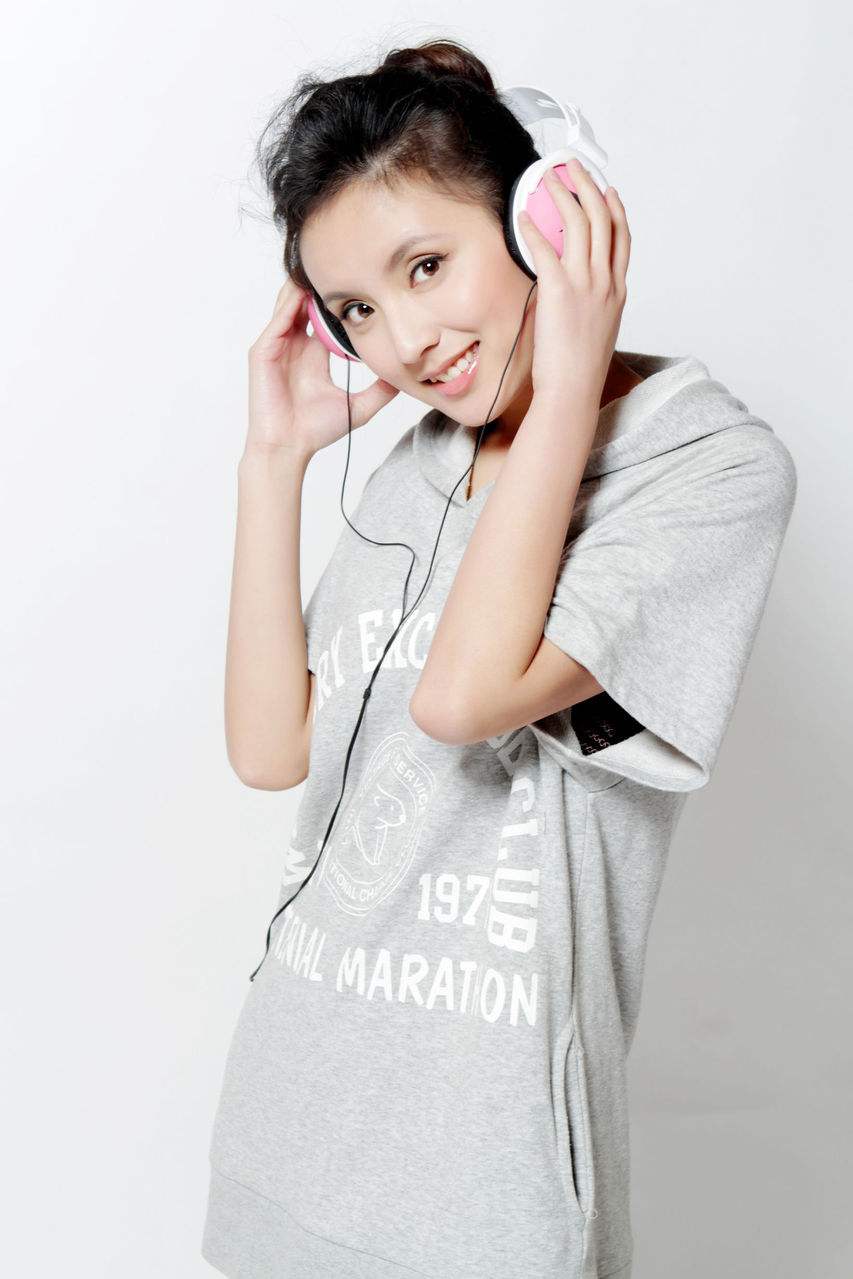 第二位:赵丹.1992年6月7日出生于陕西咸阳.