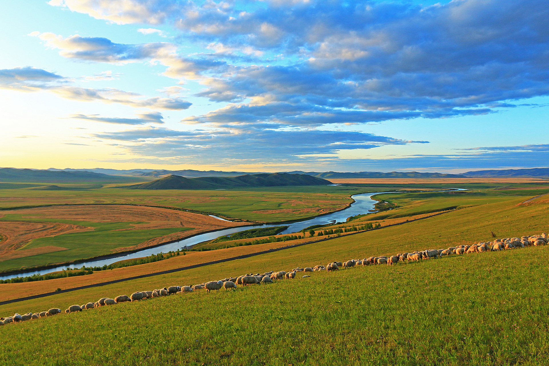 活力内蒙古#通湖草原:一个将草原与沙漠完美结合的神奇之地,是自然