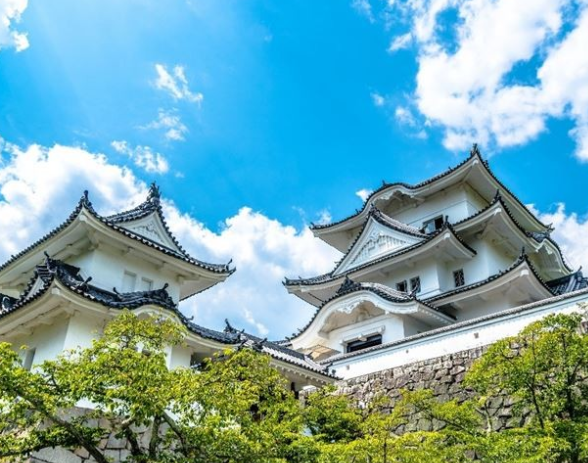 伊贺流忍者博物馆位于日本三重县伊贺市上野城所在的上野公园内,是一