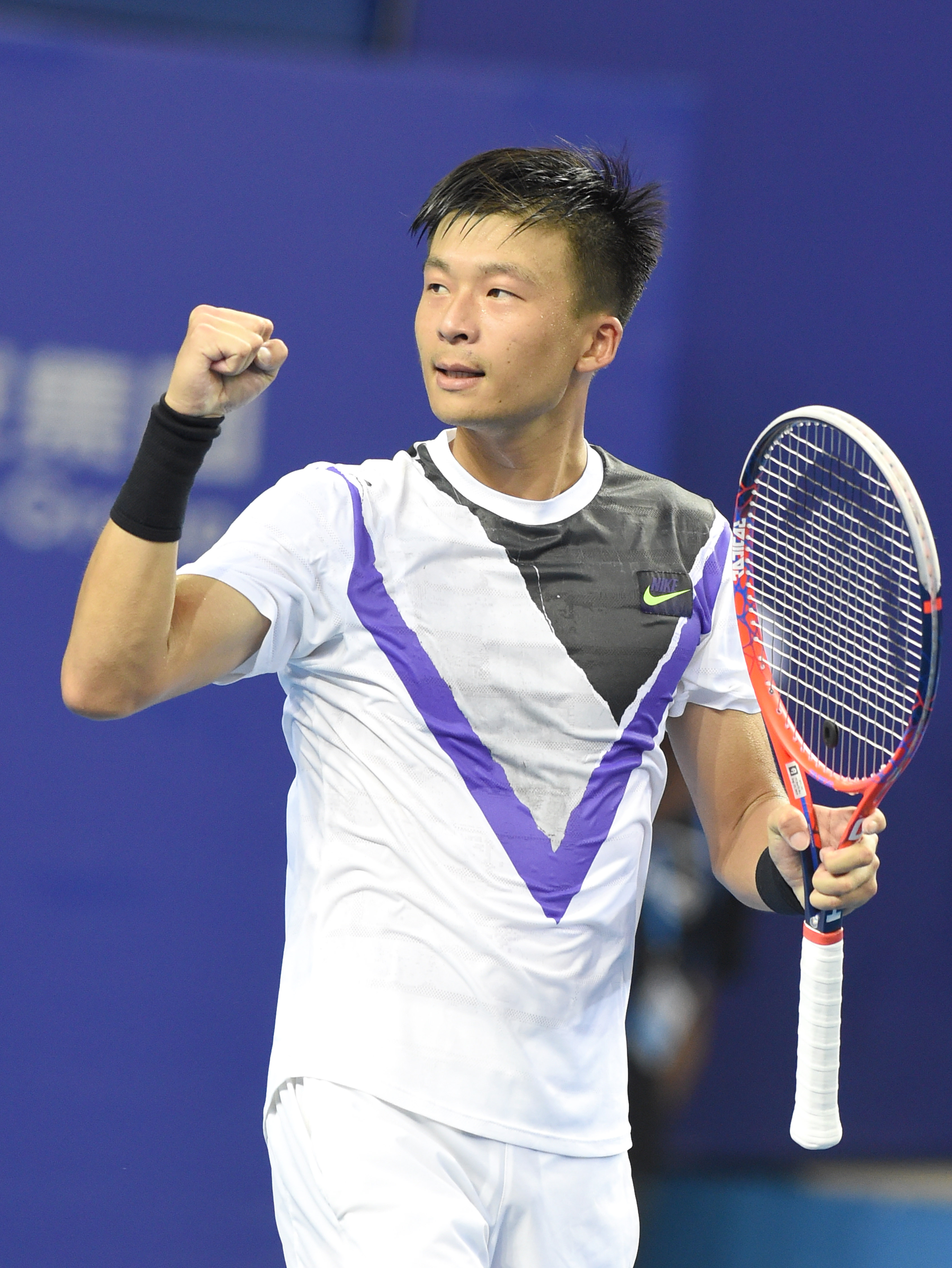 网球——珠海网球冠军赛:吴迪晋级第二轮