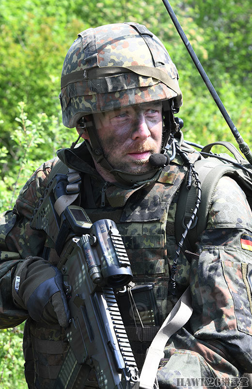 图说:德军空降部队实战演习 暴露轻武器的配备和使用现状