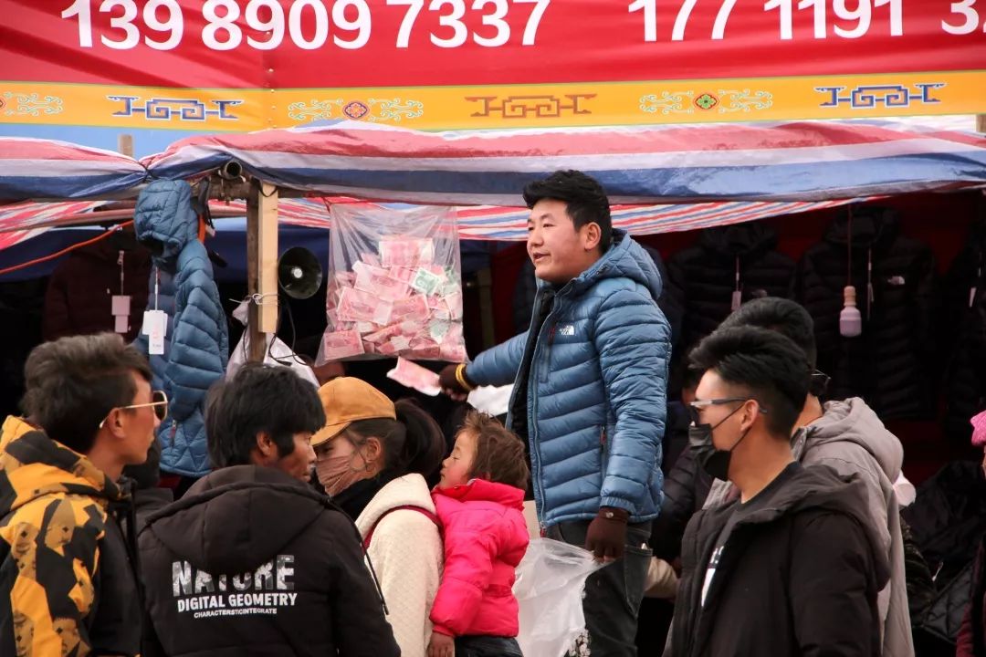 街口吆喝的商贩