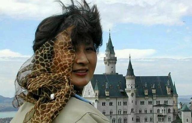 老女排队长杨锡兰!退役后到国外发展,联合国任职,儿女已上大学