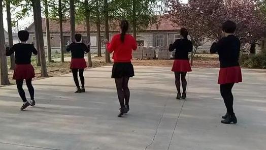 《一晃就老了》编舞动动,表演:舞美韵华广场舞姐妹