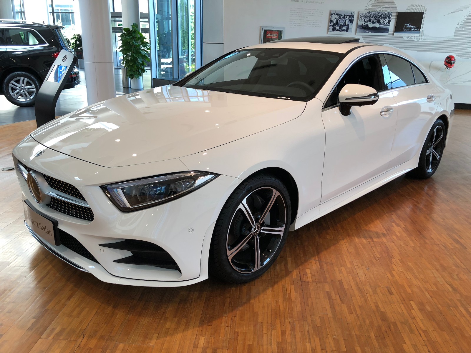 2019最失败的奔驰车,炒得最红长得最美,内饰奢侈却卖得最差