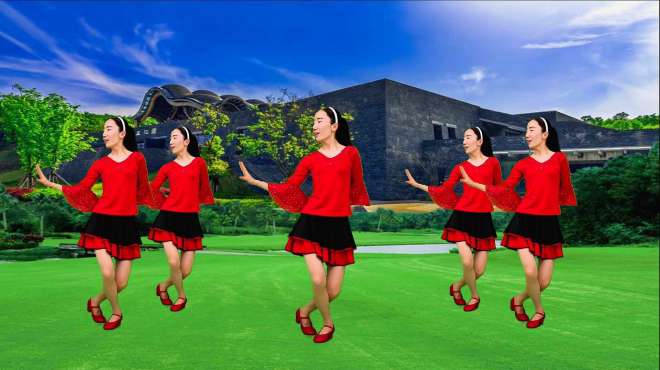 伤感情歌广场舞《触不到你的温柔》旋律优美动听，舞姿简单大方