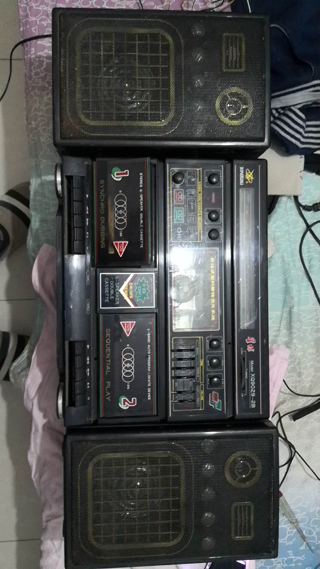 星球双卡收录机!不知道现在这个牌子还有没有?45w大喇叭,可拆卸的!