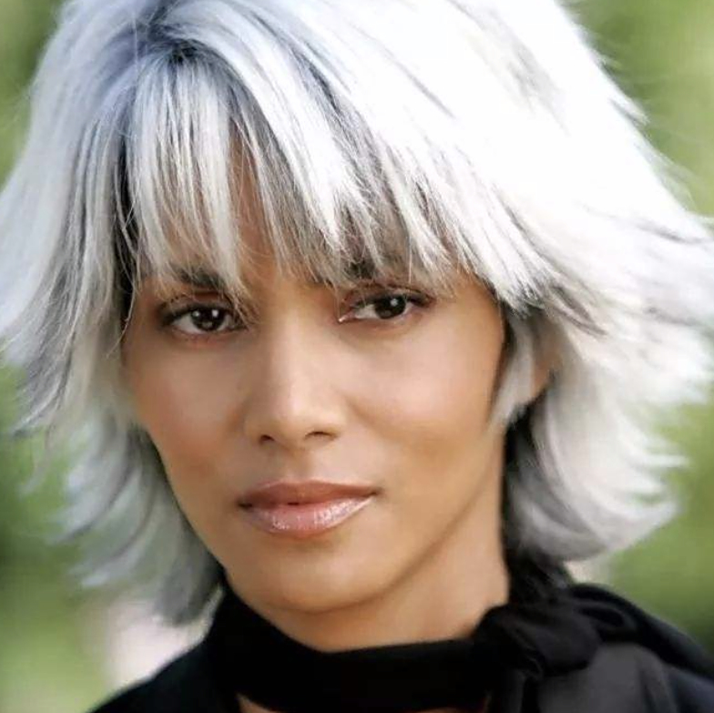 暴风女 扮演者 哈莉·贝瑞