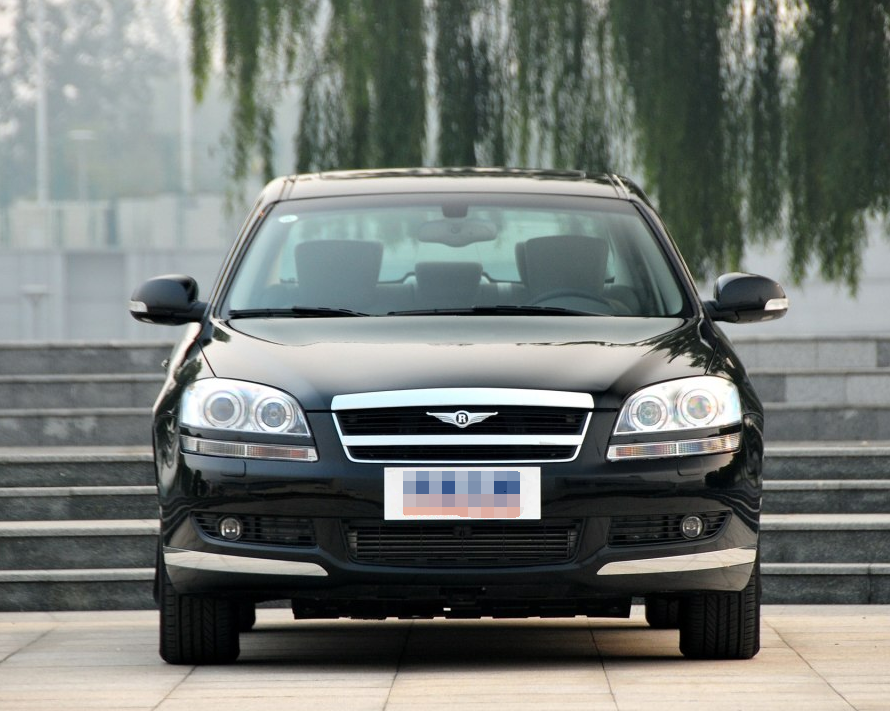 瑞麒g6外观秀气修长,有着谈不上华丽的内饰,却很受欢迎