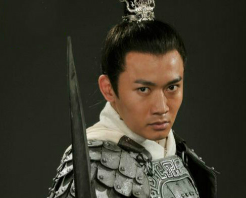 同样是五虎上将,关羽不服马超也瞧不上黄忠,为何唯独认可赵云?