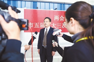 龙岩市教育局局长罗初辉专访