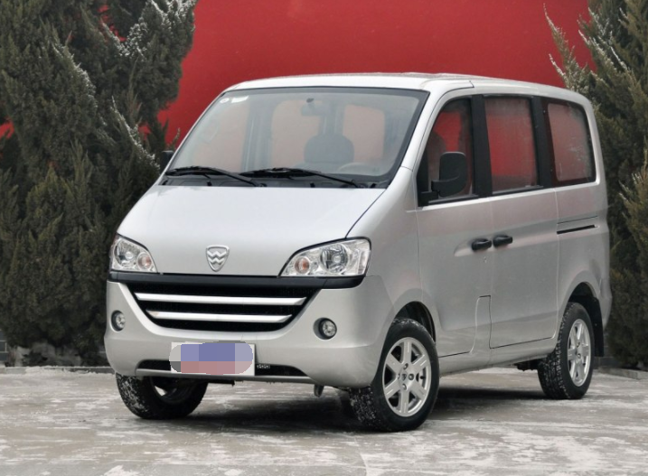 哈飞小霸王这款汽车照片鉴赏,全车设计鲜靓,符合中年人审美标准