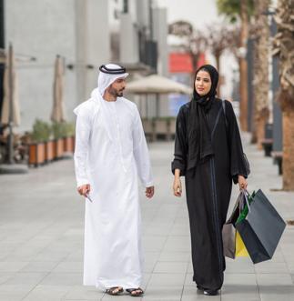 为啥迪拜男人喜穿白袍,但从来不会变脏呢?游客看后:有钱任性!