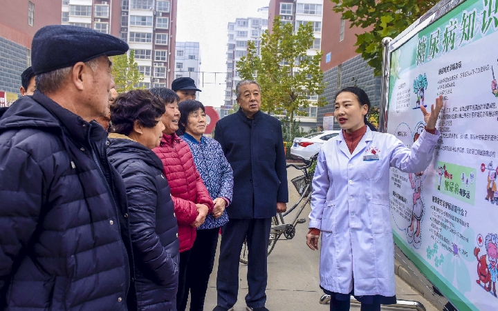 "北京协和医院内分泌科副主任医师许岭翎说,此时应立即监测血糖:血糖