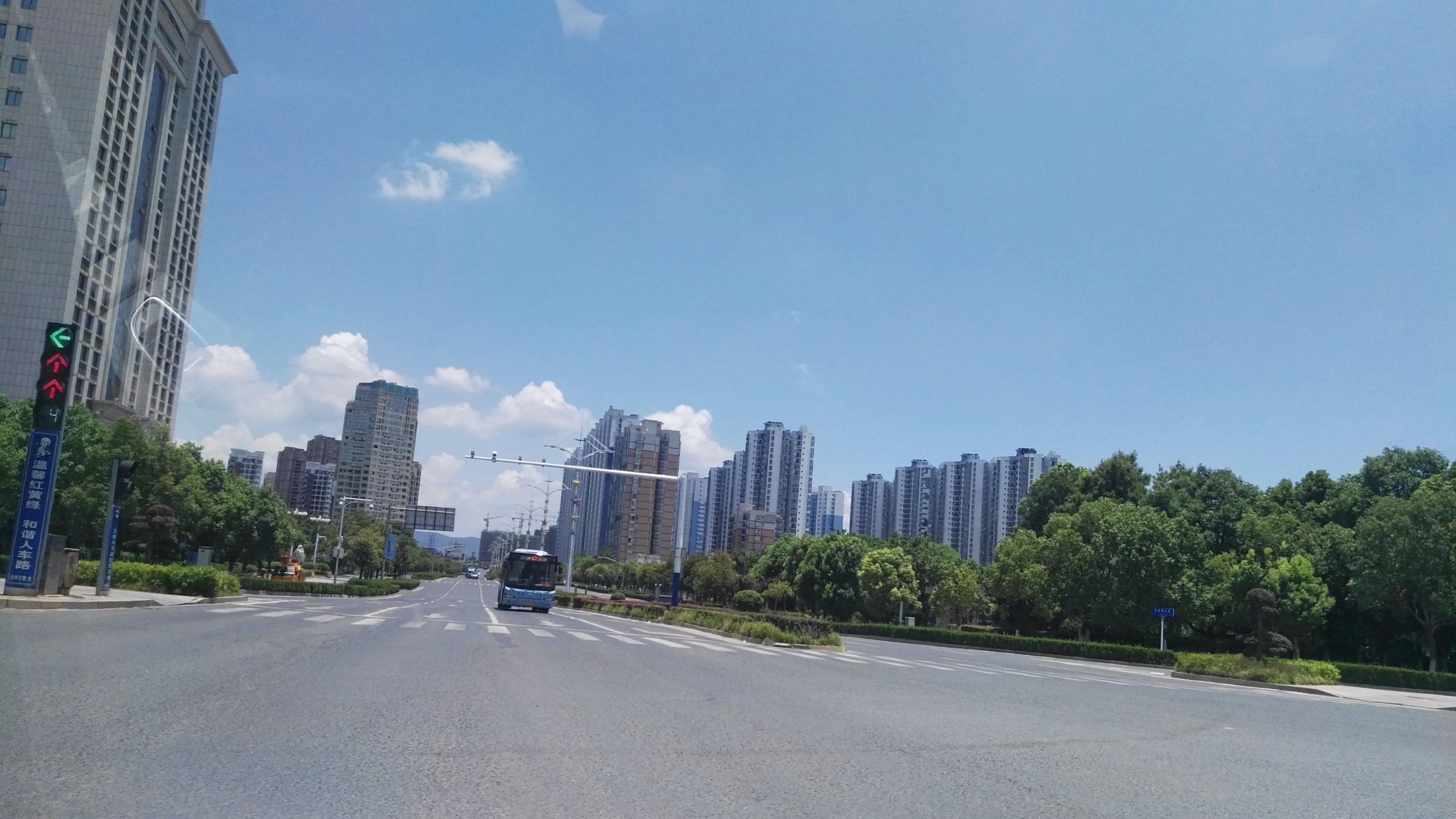 江西吉安城区路上随拍,这么崭新的城市你喜欢吗?