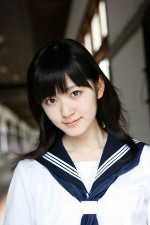 十五岁女孩才月经初潮,第二个月又没有了,正常吗?