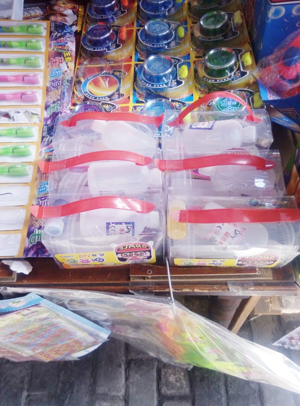 硼砂水晶泥易危害身体,你家孩子玩么?