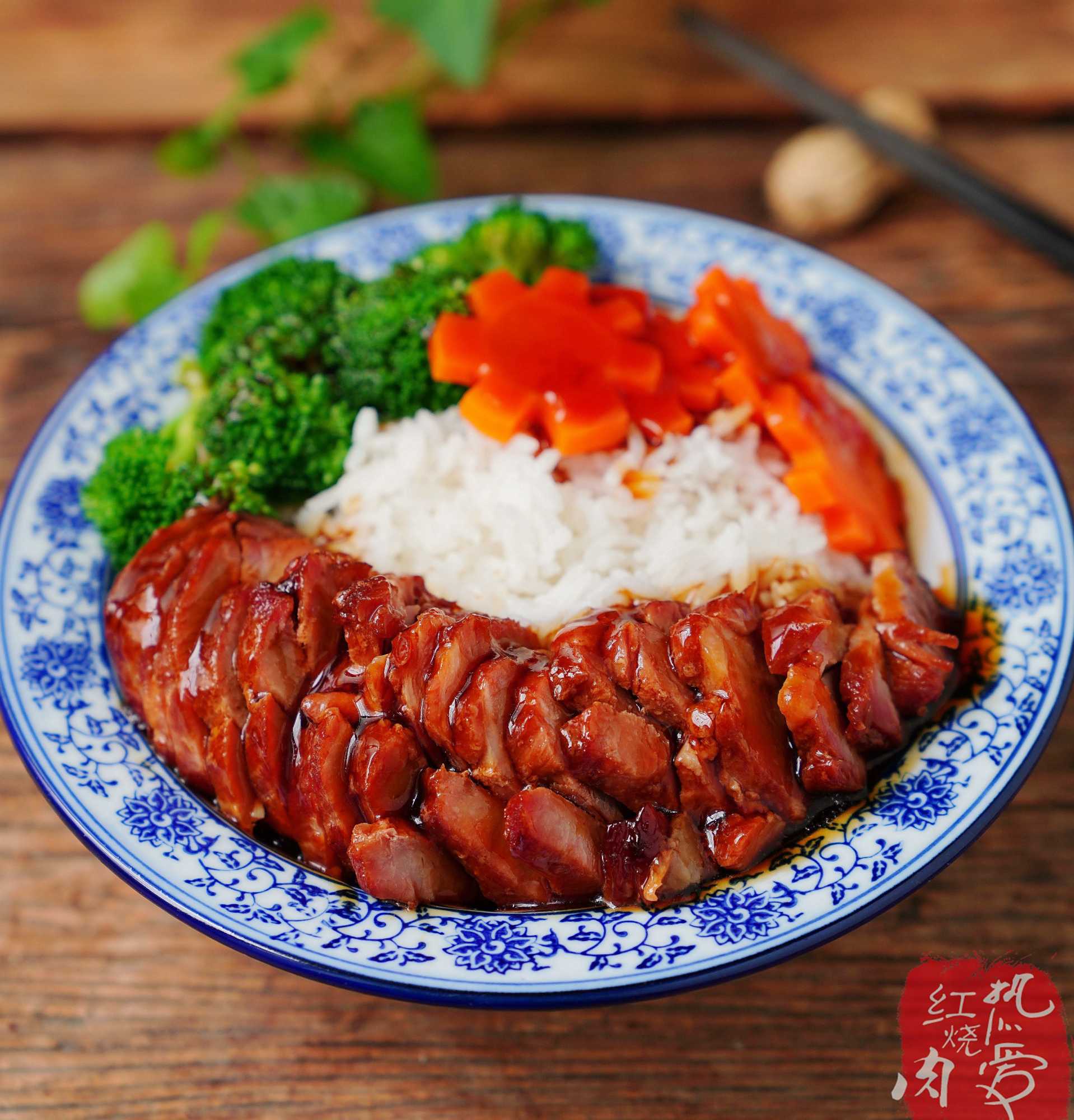 这碗饭好吃到无法用语言形容,在家也能轻松做,有个电饭锅就能行