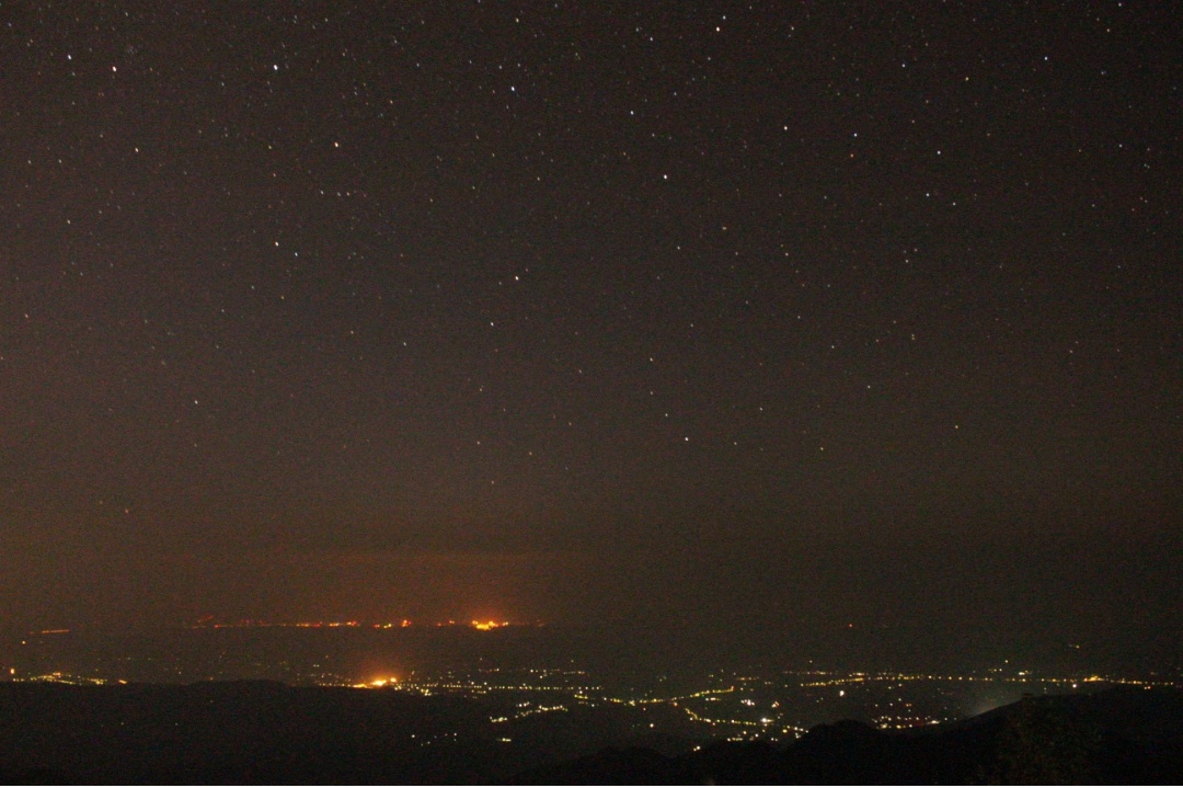 回龙山有 星空,夜晚满天星星,小编那晚真是感受到了童年在乡村夜晚才