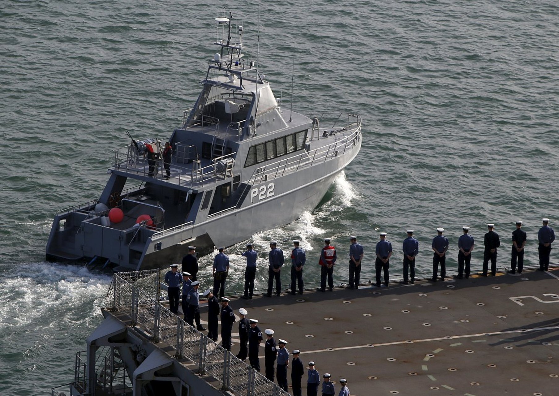 美军的船员竟然雇佣平民,这里面有什么门道吗?