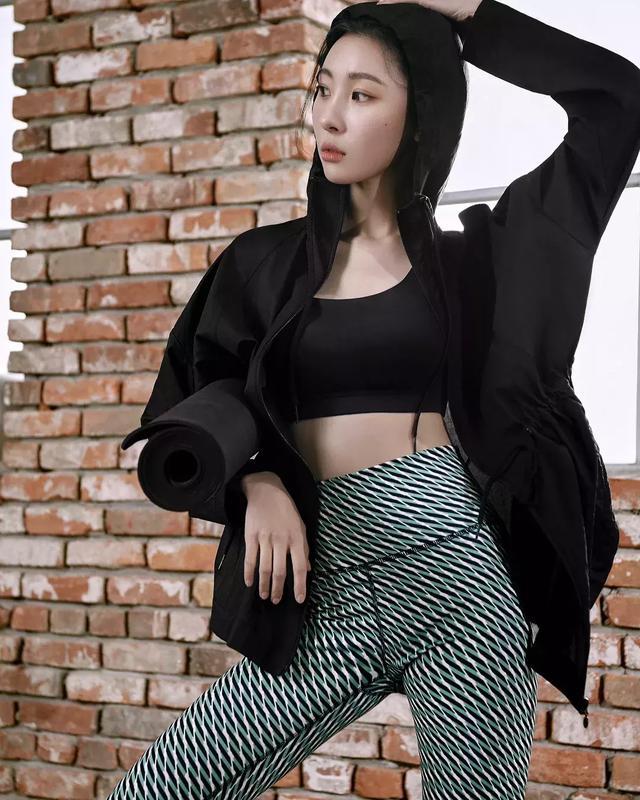 163的"腿精"宣美私服满满少女感,网友:身高与身材没关系!