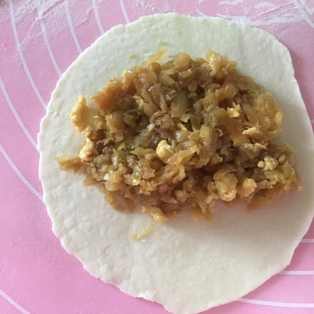 酸菜鸡蛋盒子,馅料味美鲜香,好吃极了!