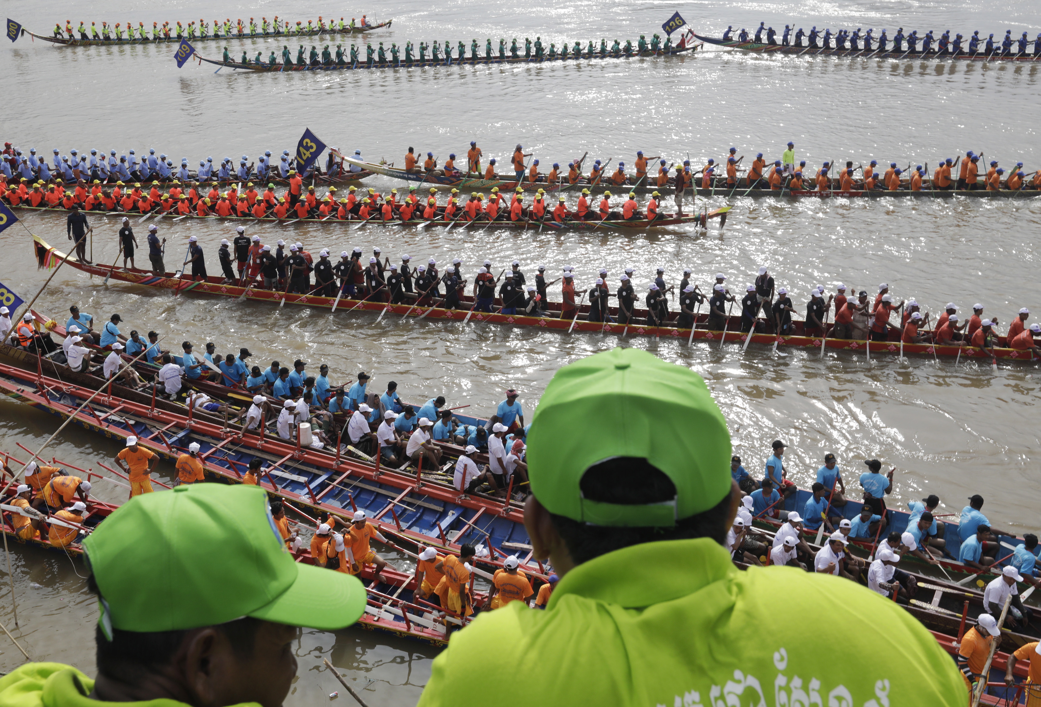 柬埔寨民众庆祝送水节(2)