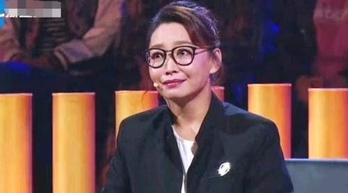 她是祖峰的老婆,演农村妇女被夸实力派,如今43岁红得不像话