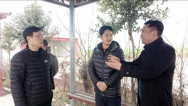 省广播电视局薄松谦副局长深入刘庄村调研扶贫工作