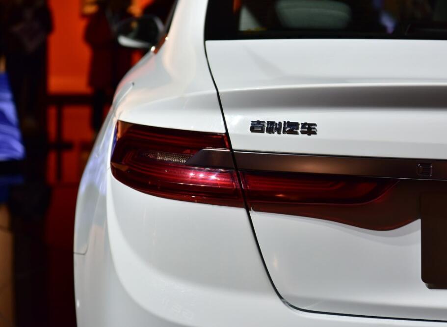 19款吉利ge11正式亮相,更换全新银盾车标,颜值完爆日产聆风!