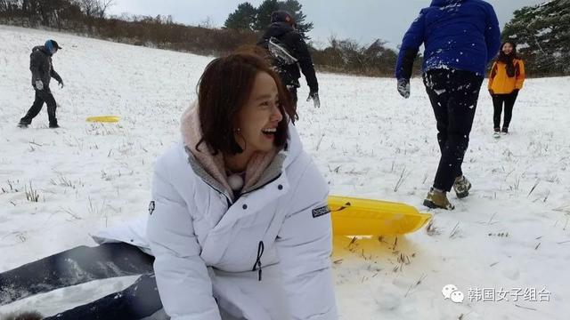 允儿与李孝利滑雪原因曝光!济州岛遭遇暴风雪民宿客人担忧