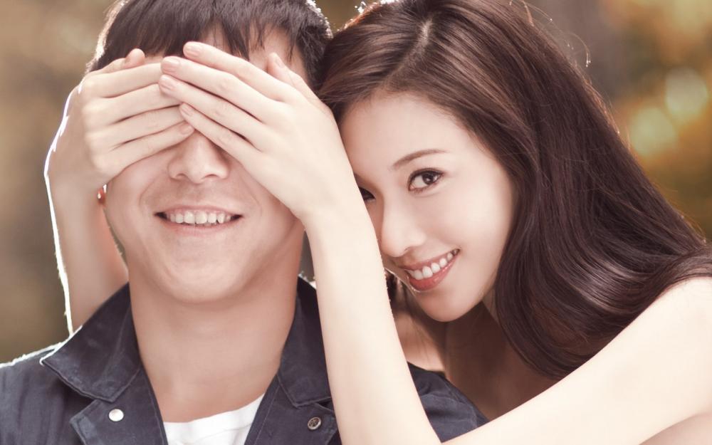 3位50岁还很少女的明星,一个来自日本,一个不像母子像情侣