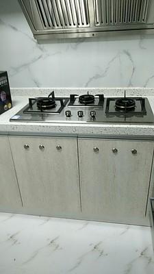 三眼灶台 适用于一些家庭做饭较多煲汤较多的家庭