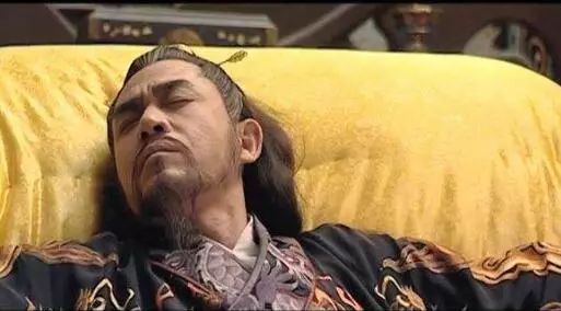 皇帝病危,大臣:我觉得可以抢救一下!宰相一摆手:活了也得退位