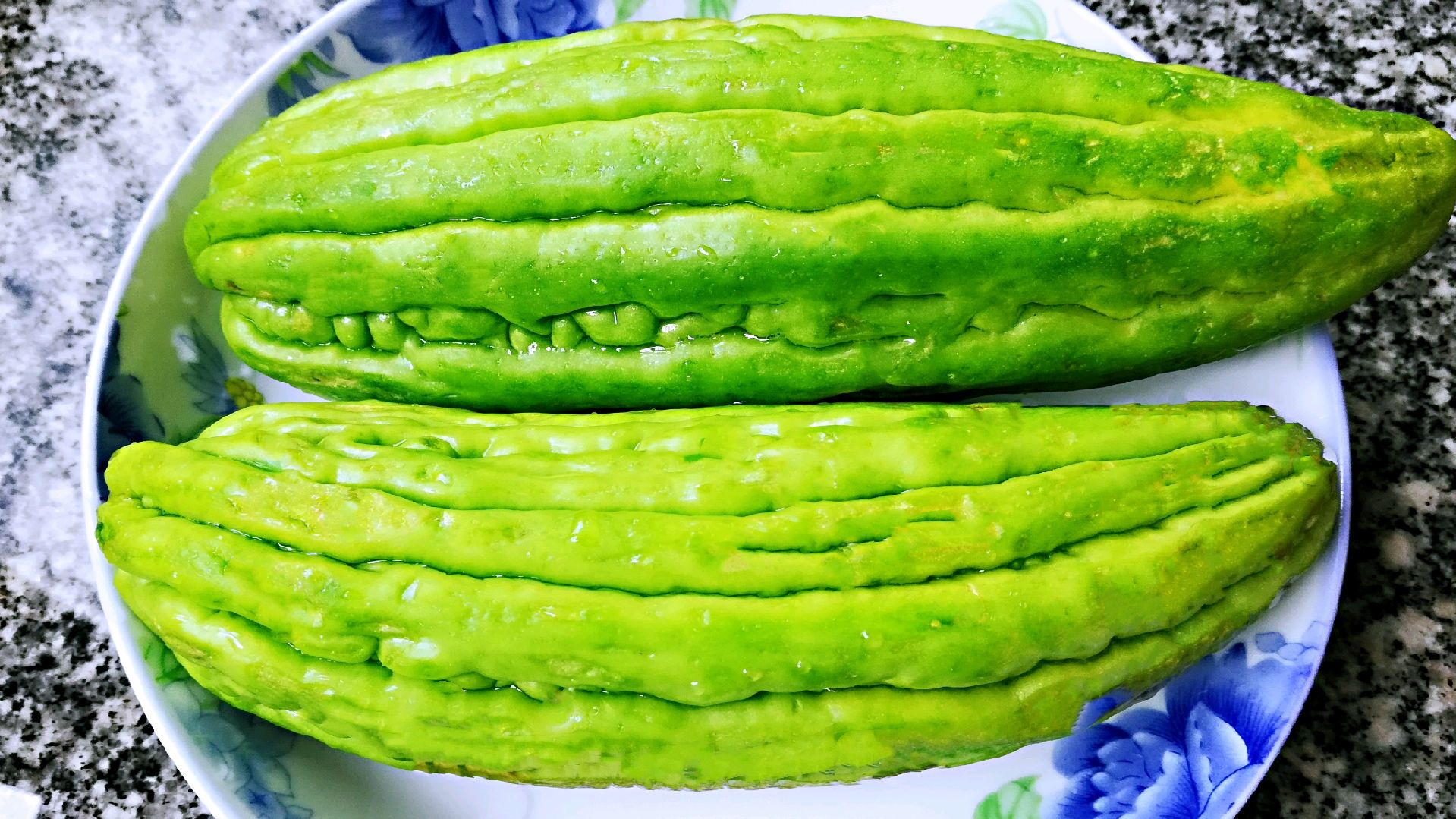 凉瓜煎蛋的做法!软滑可口微凉解暑的家庭小菜!简单易做宝妈必学