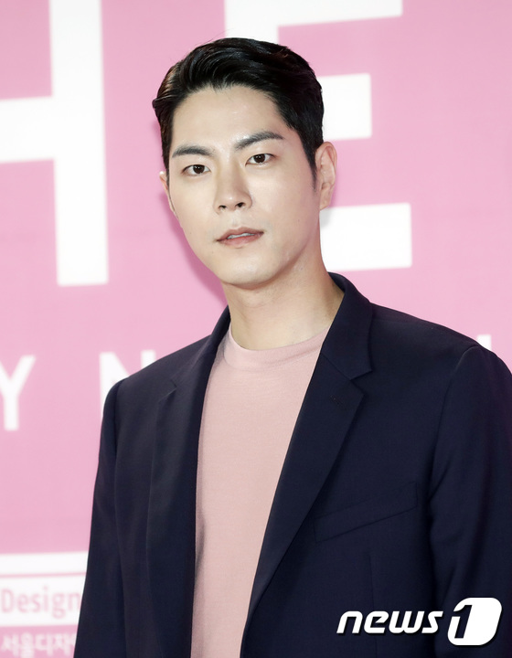 韩星洪宗玄将于12月5日入伍 将开始两年兵役生活