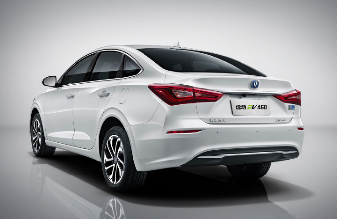 关注度较高的电动车,长安逸动ev的优缺点,你会考虑这样的它吗?