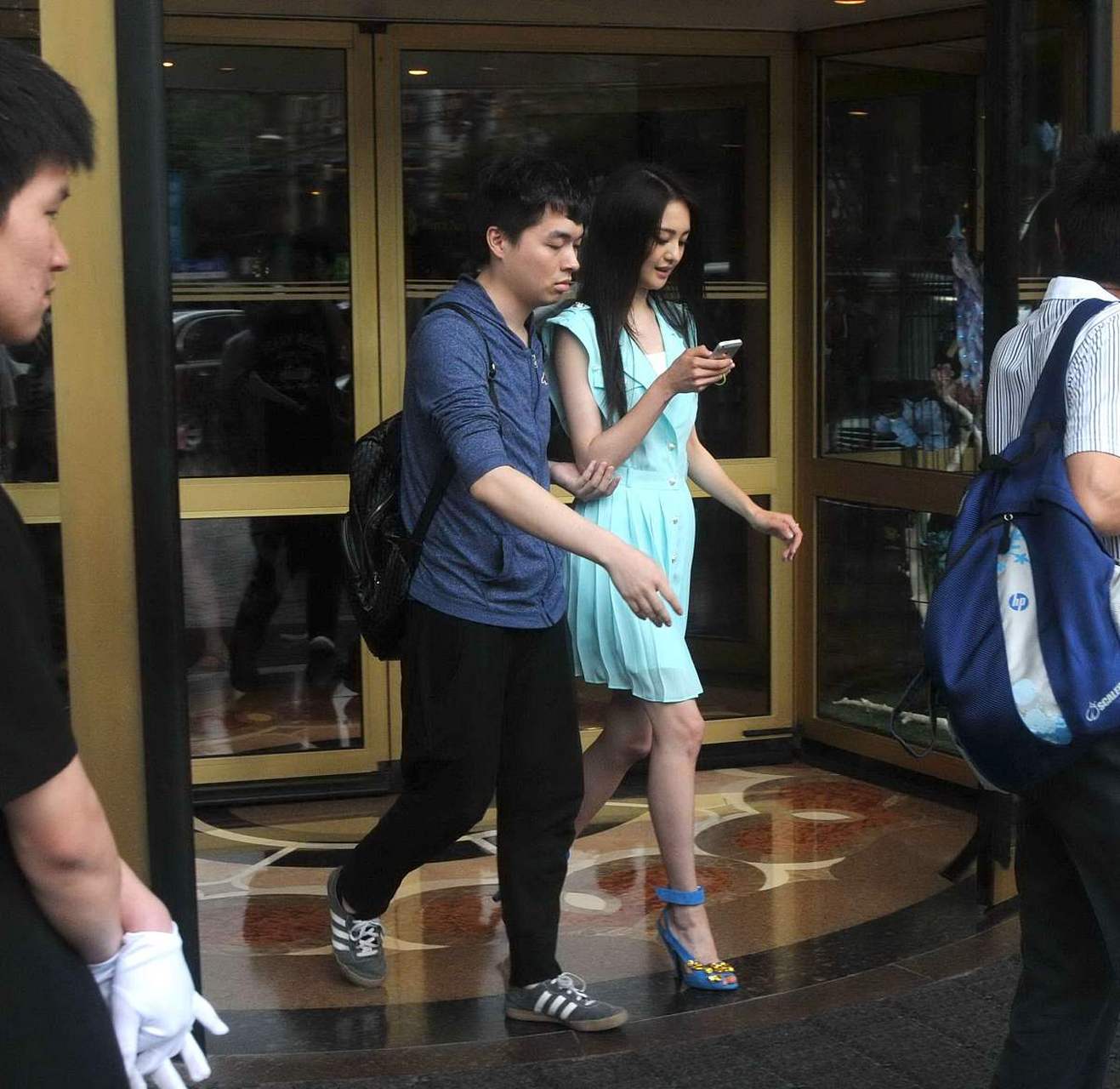 每日打卡# 带纹身不让上节目,郑爽的做法值得效仿,网友:美观又不失