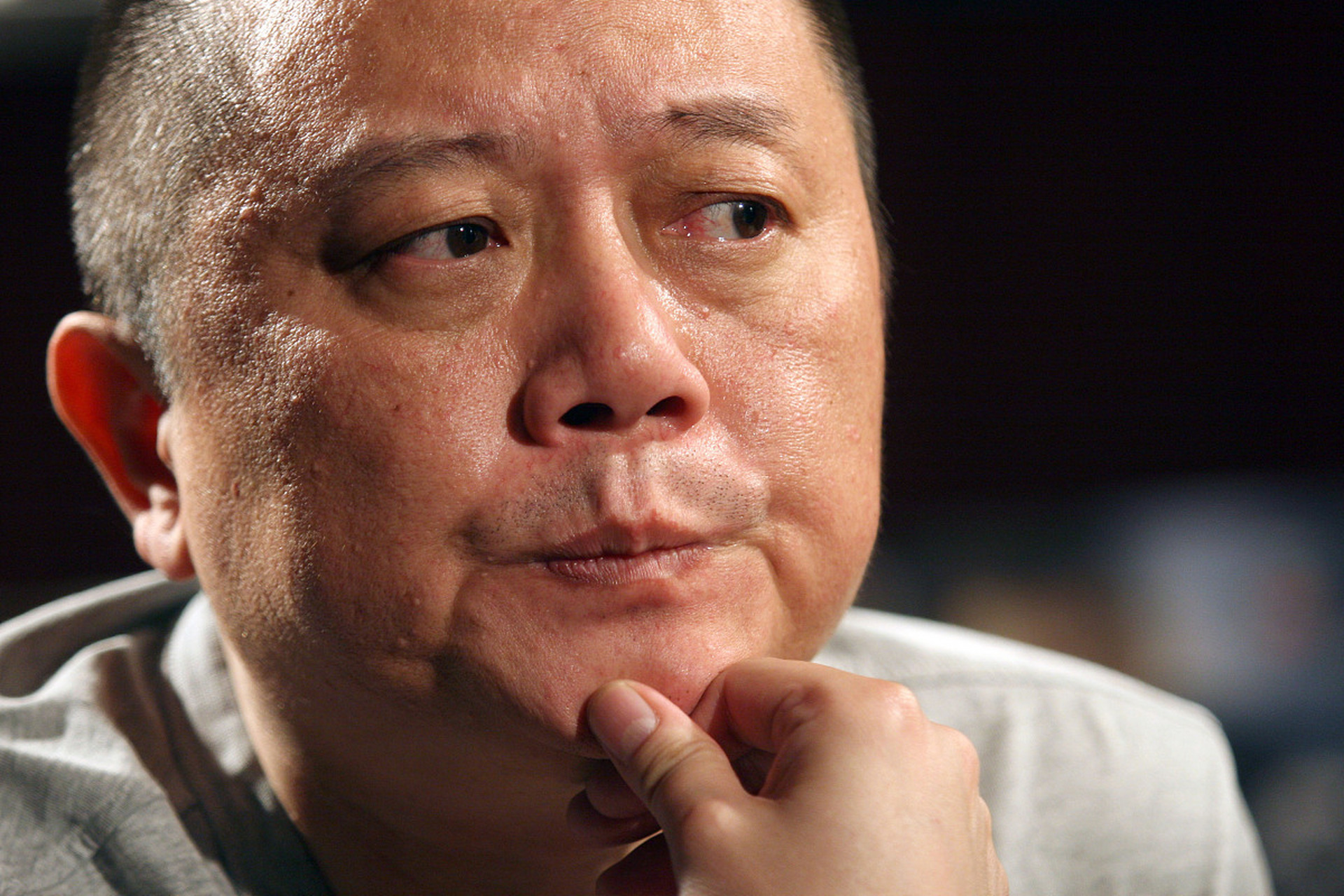 王朔的《新狂人日记》:"看到那么多少男少女,一事无成却失去天真