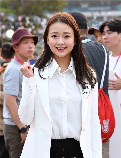 宁泽涛女友现身,颜值秒输韩国美女孙妍在