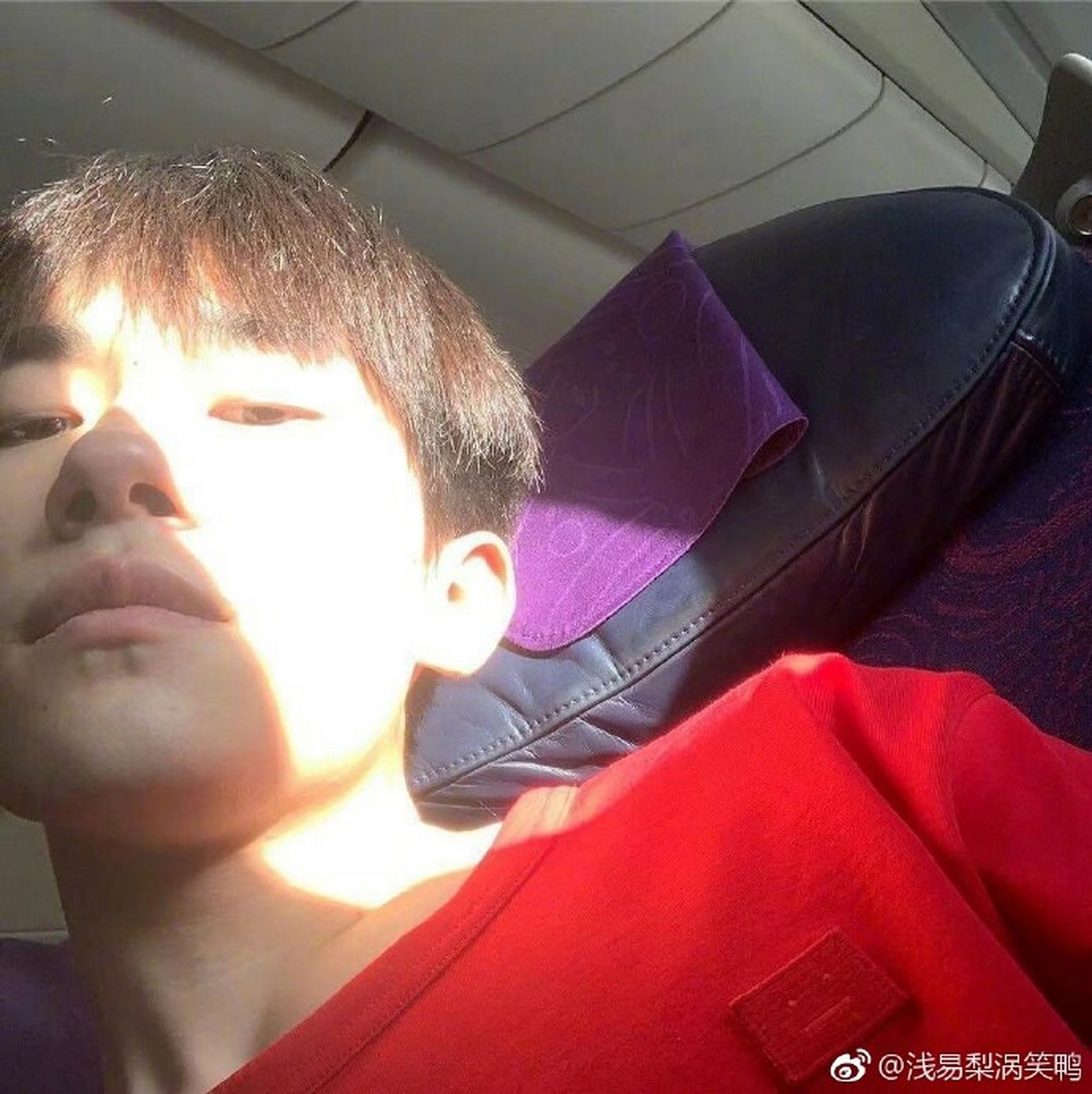 易烊千玺求互评,打榜 #男00后明星百度送花榜#上排名第一的是#易烊