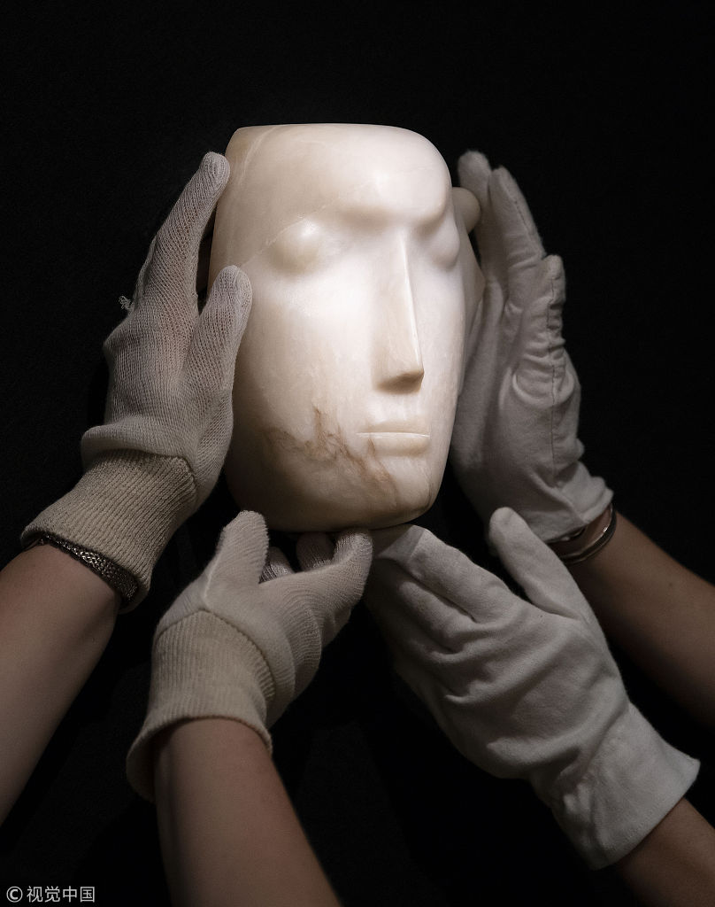 雕塑大师亨利·摩尔"面具"80多年来首次拍卖 325万英镑